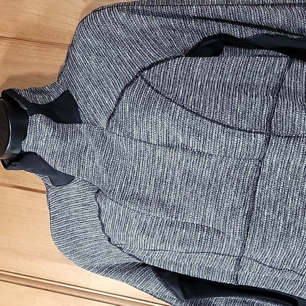 Lululemon Base Runner 10 - Picture 5 of 15